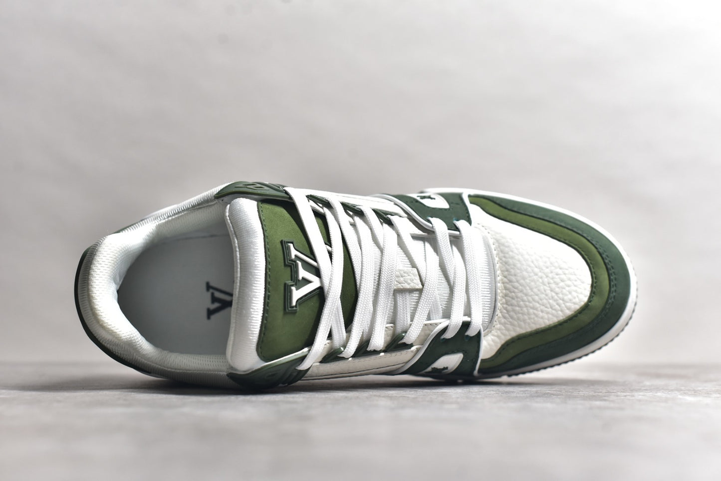 Trainer White and Olive