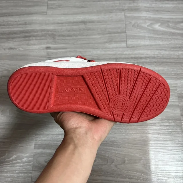 Curb White and Red