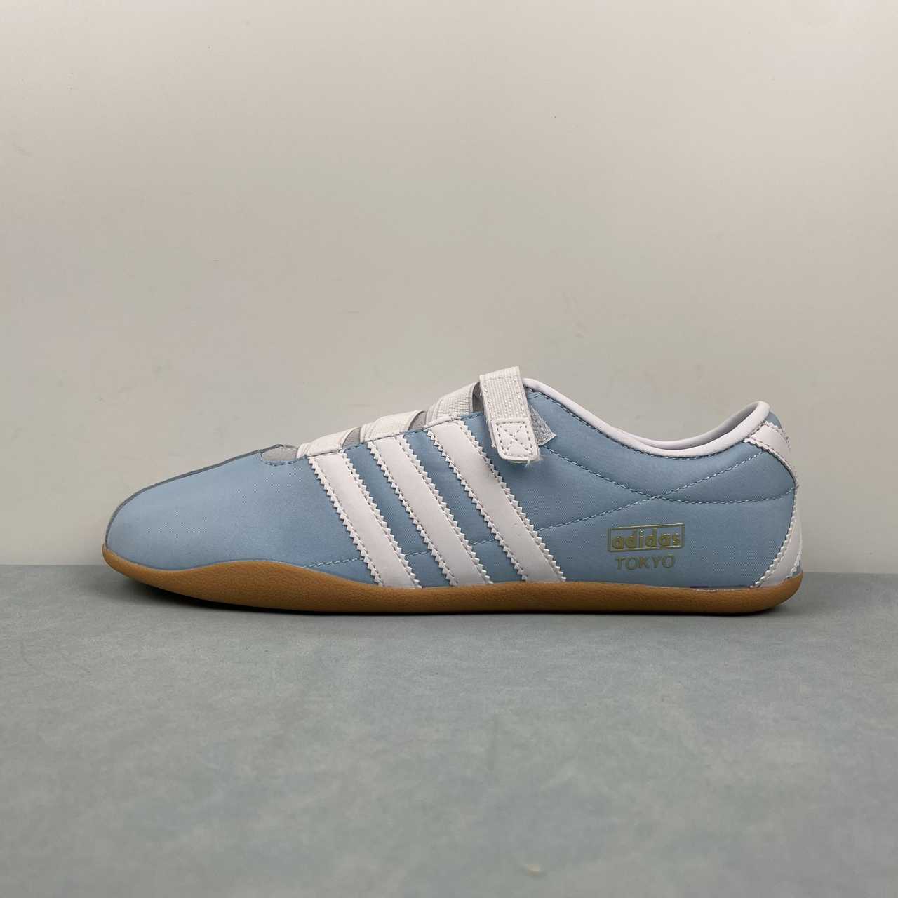 AD TOKYO Sky Blue White