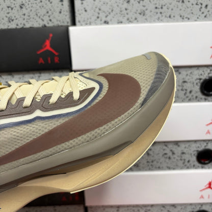 Zoom Fly 6 White/Coffe/Blue