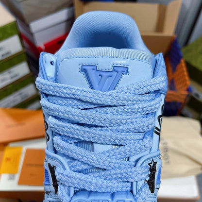 Trainer Blue