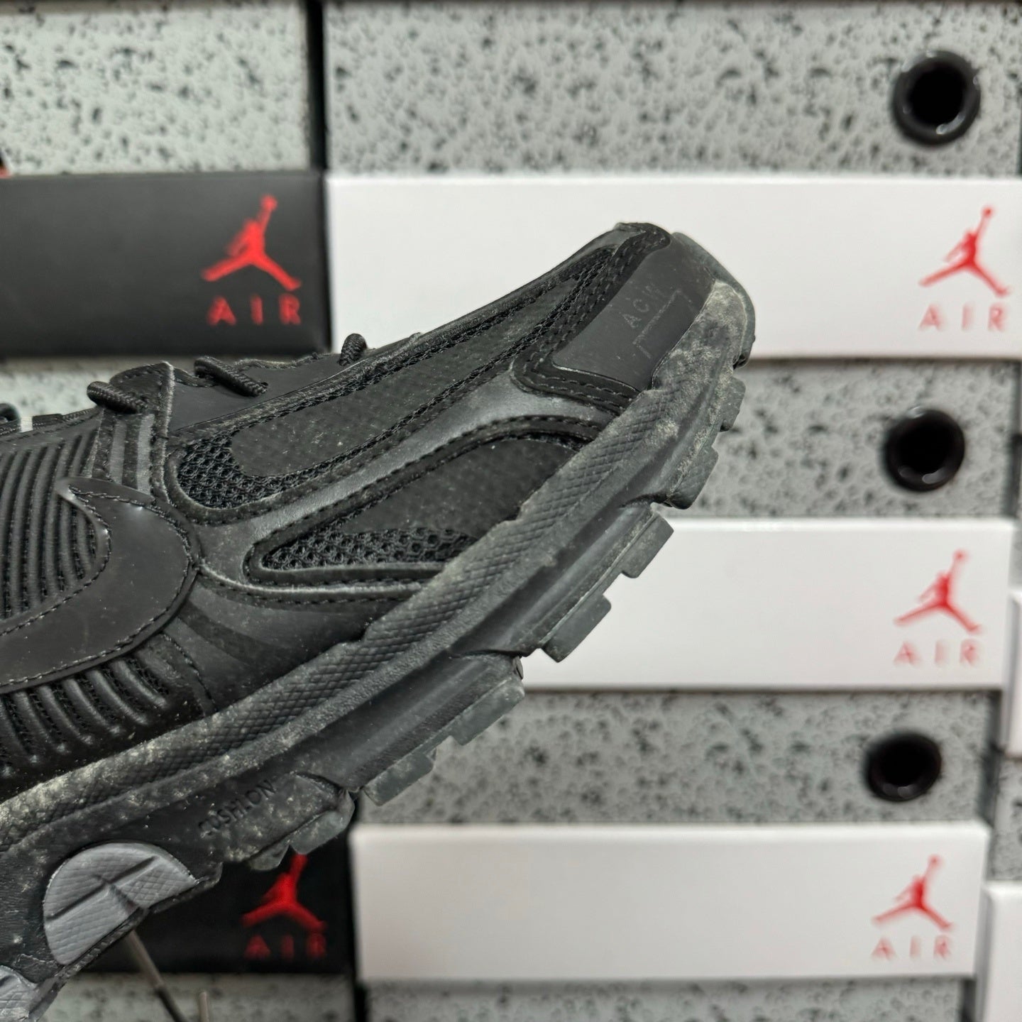 Vomero 5 Black Silver