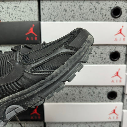 Vomero 5 Black Silver