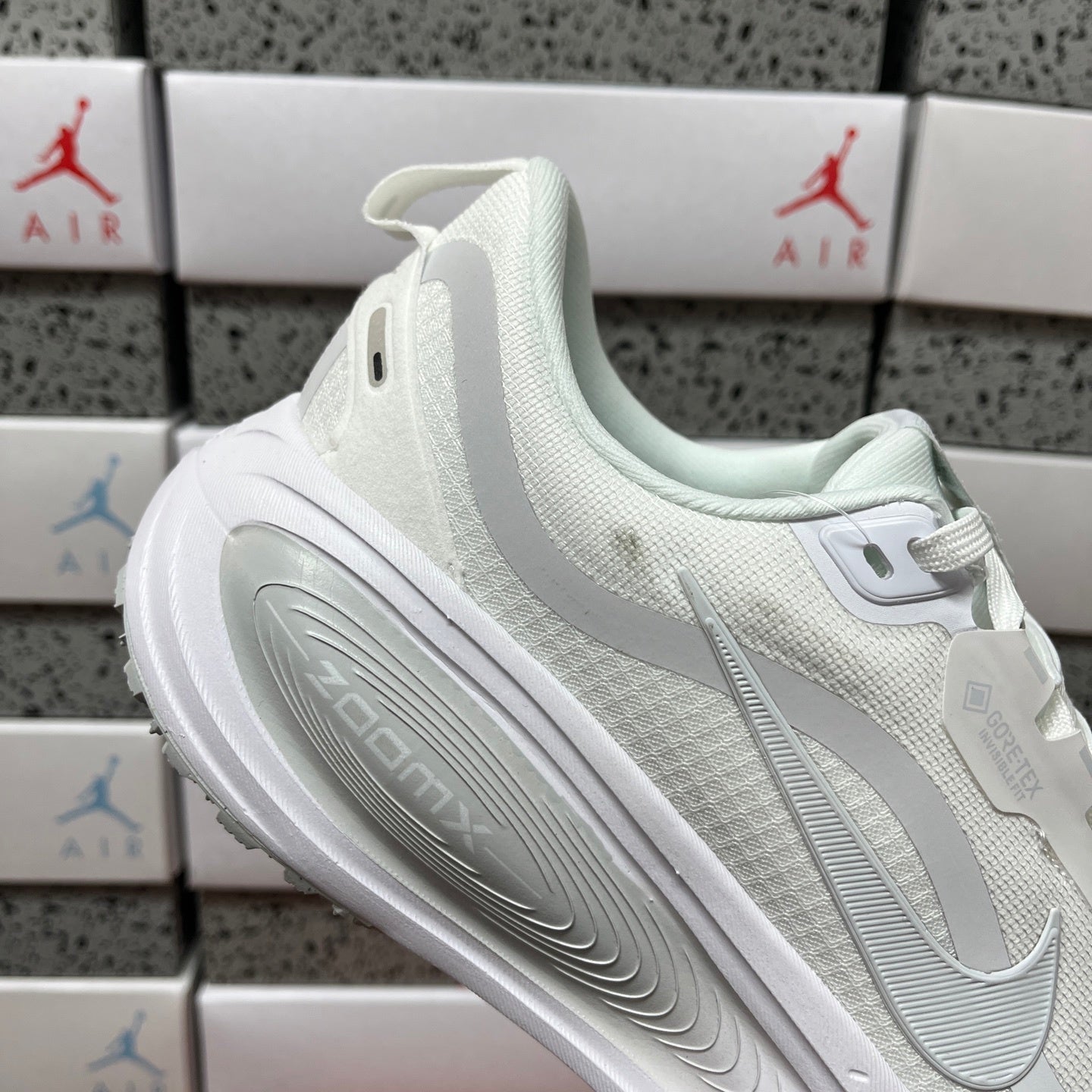 Vomero Plus White