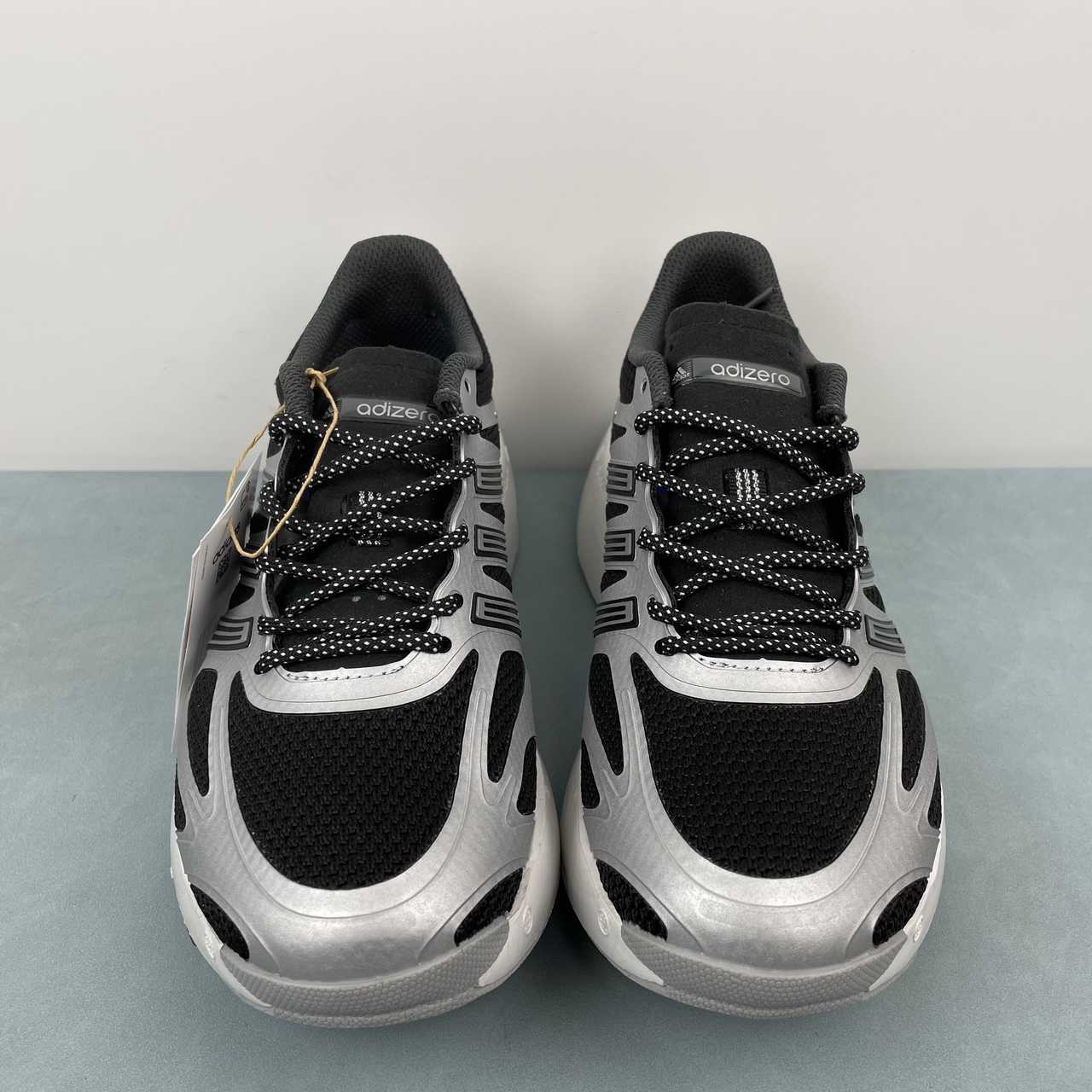 Adizero Aruku White Black