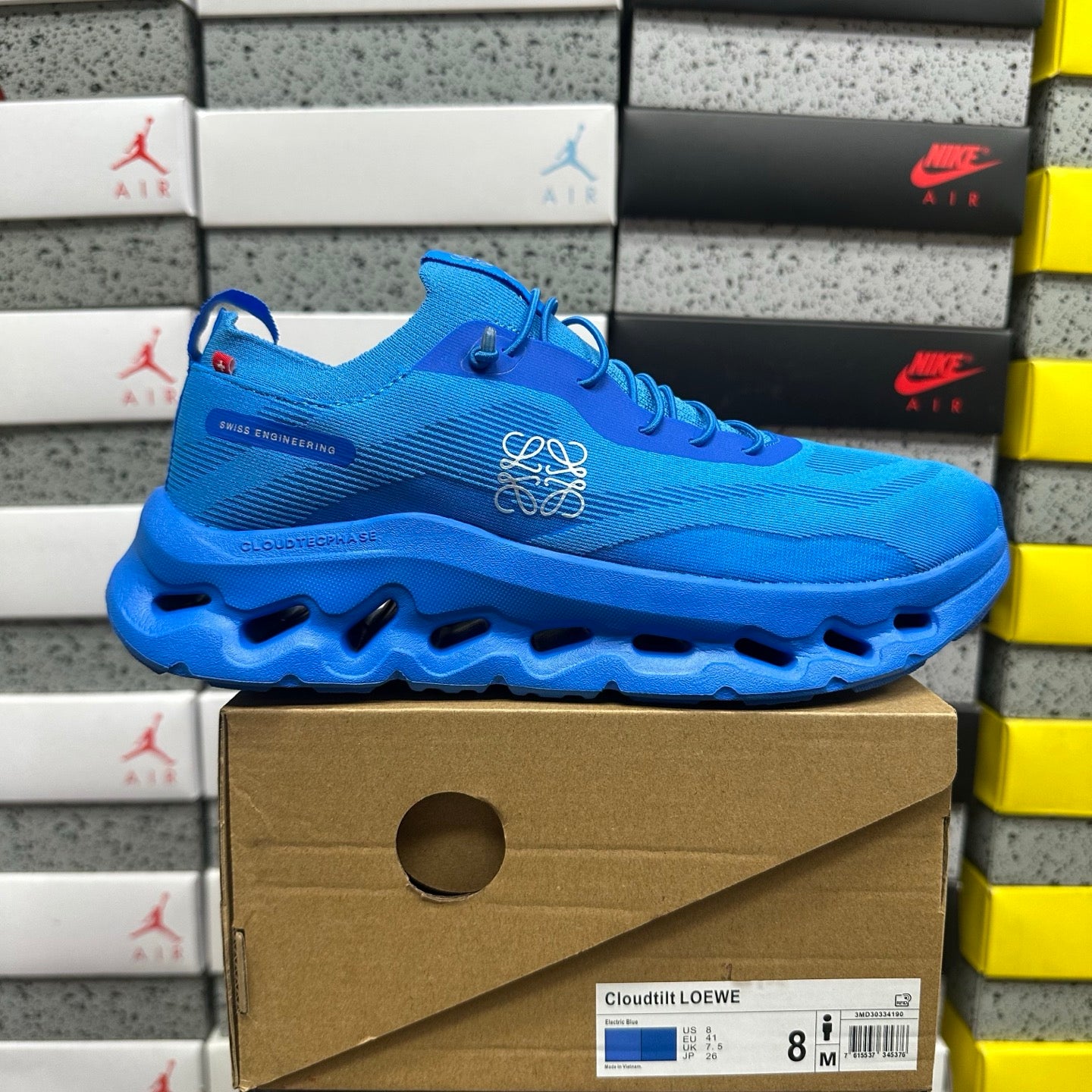 Cloudtilt Loewe Electric Blue
