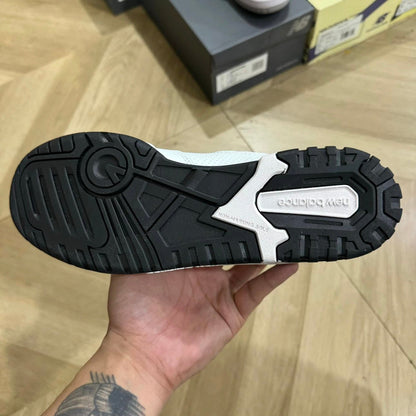 550 White and Gray