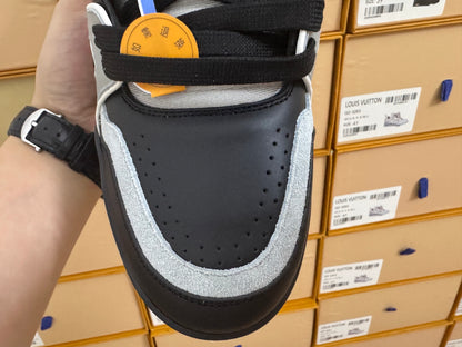 Trainer Black and Gray