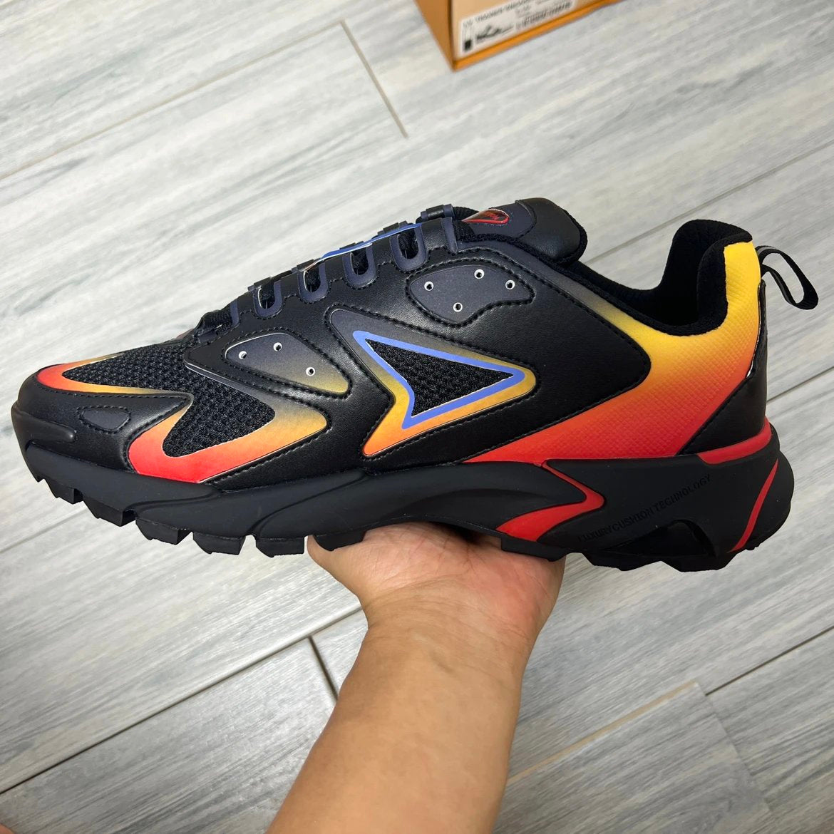 LV Runner Tatic Fire