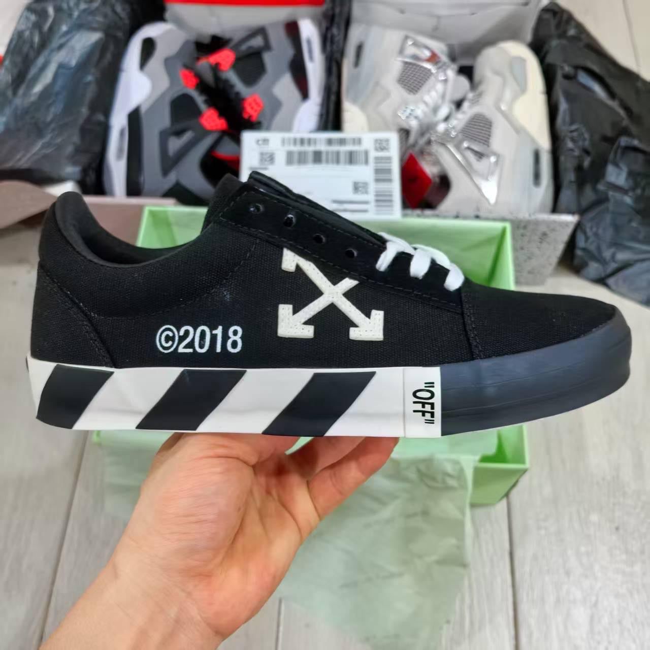 OFF-WHITE Vulc Low Black