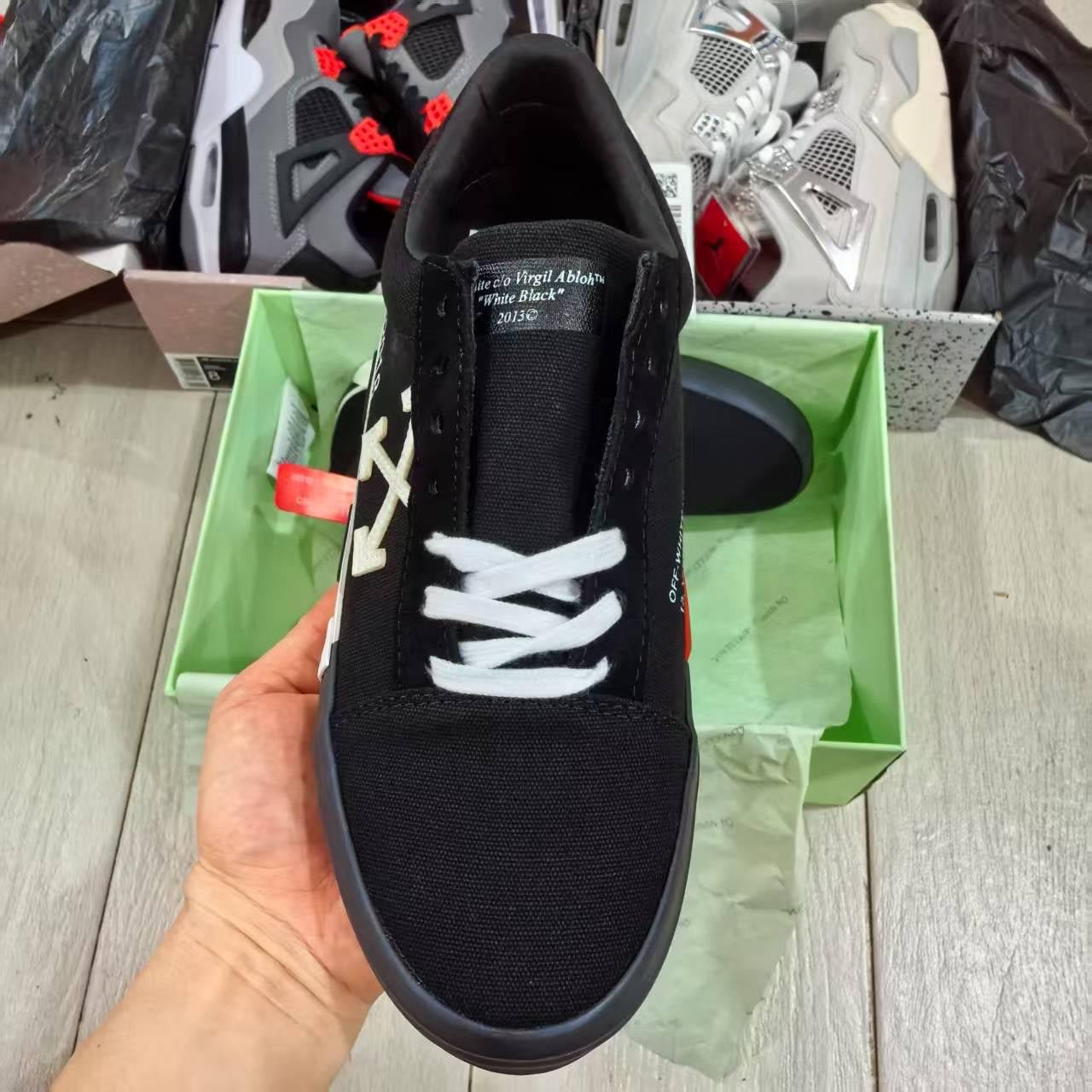 OFF-WHITE Vulc Low Black