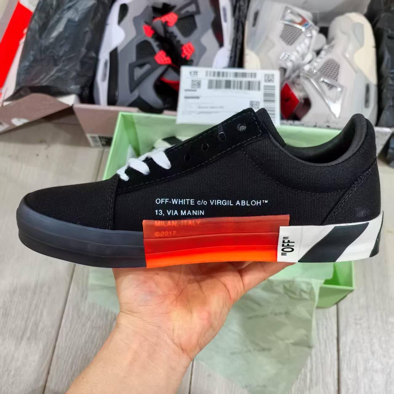 OFF-WHITE Vulc Low Black