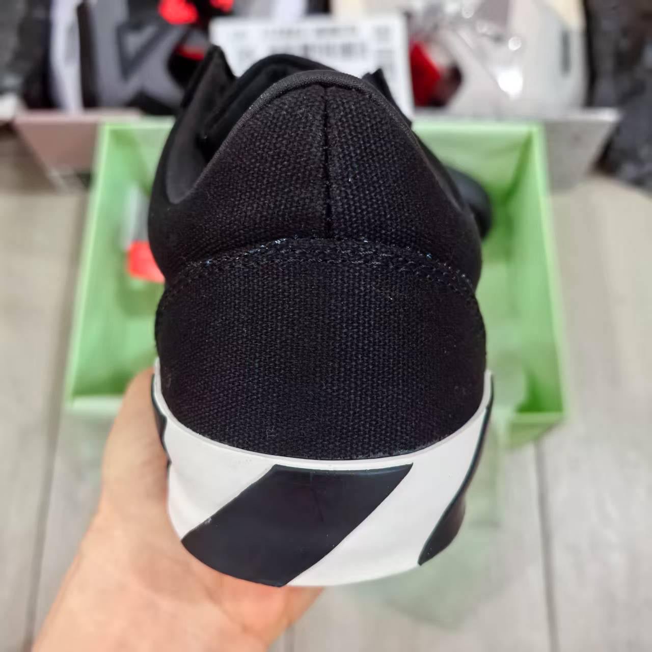 OFF-WHITE Vulc Low Black