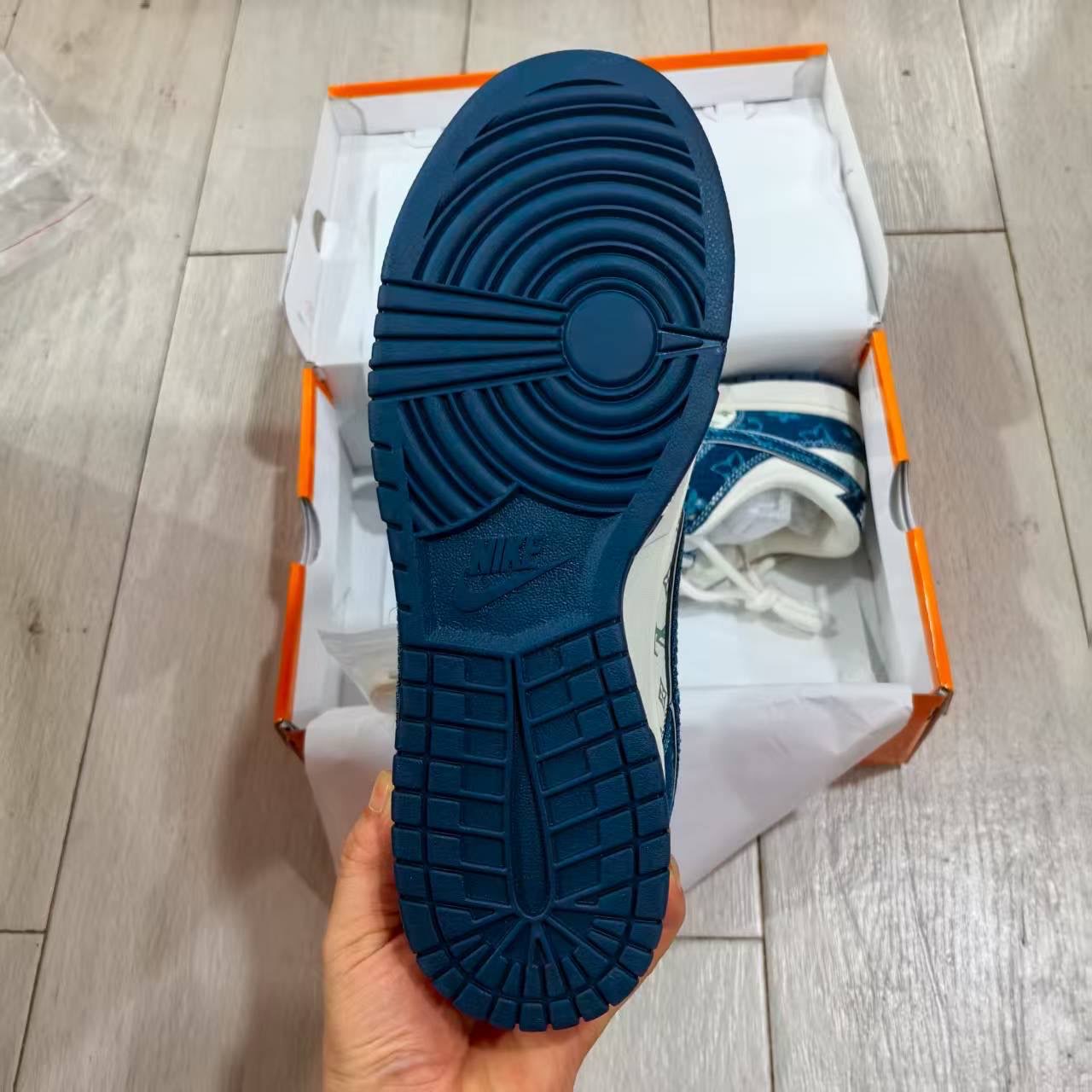 Dunk SB LV Blue