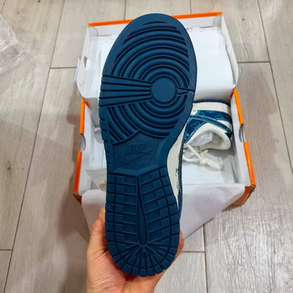 Dunk SB LV Blue