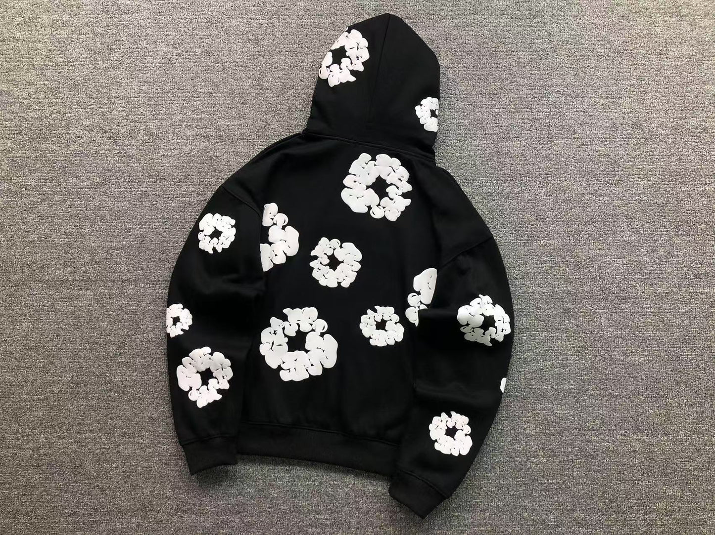 DT Flowers Black and White