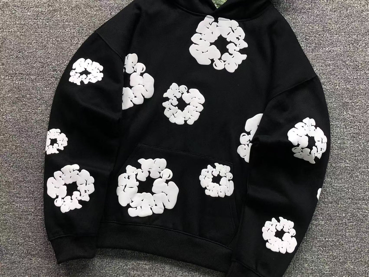 DT Flowers Black and White