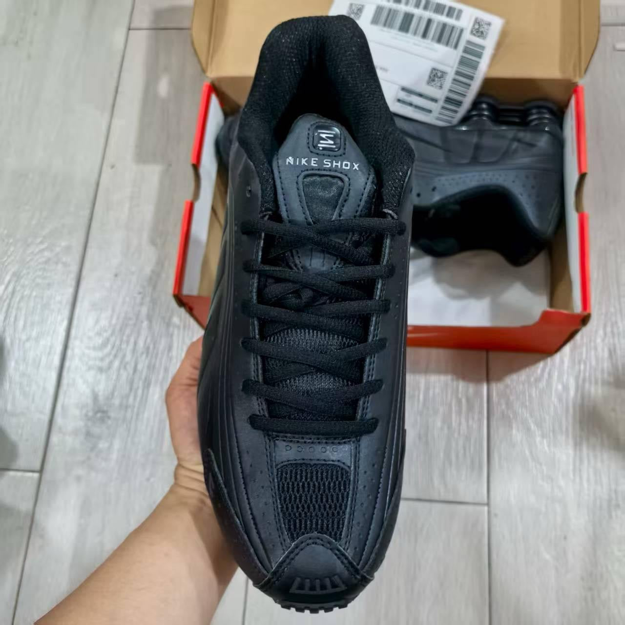 Shox 4 Black