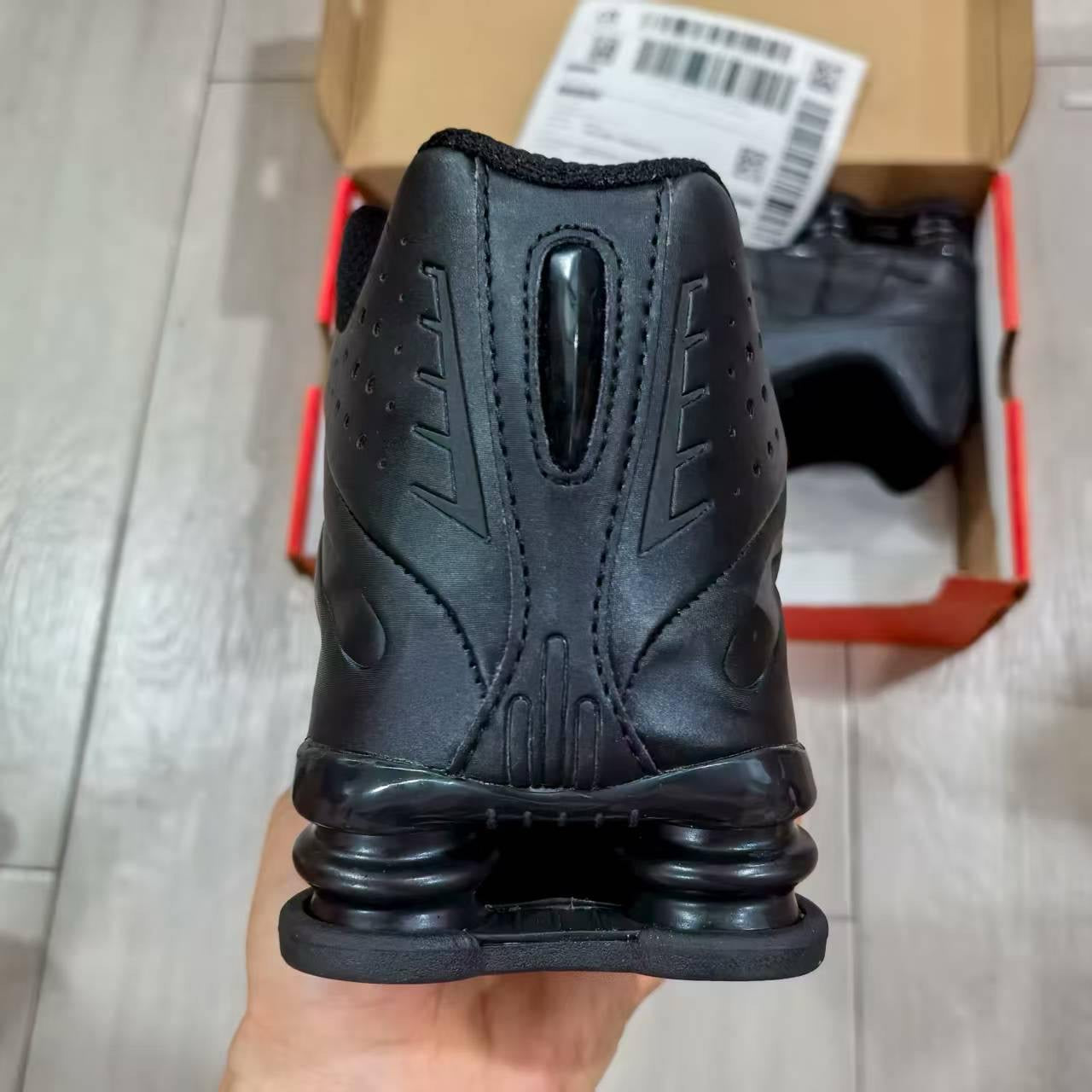 Shox 4 Black