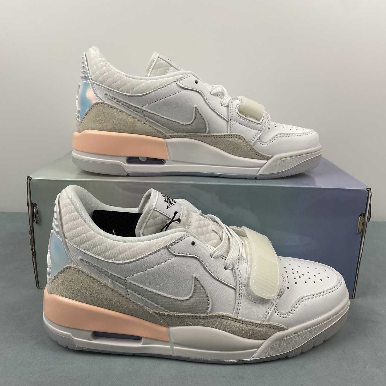Legacy 312 Summit White / Light Bone