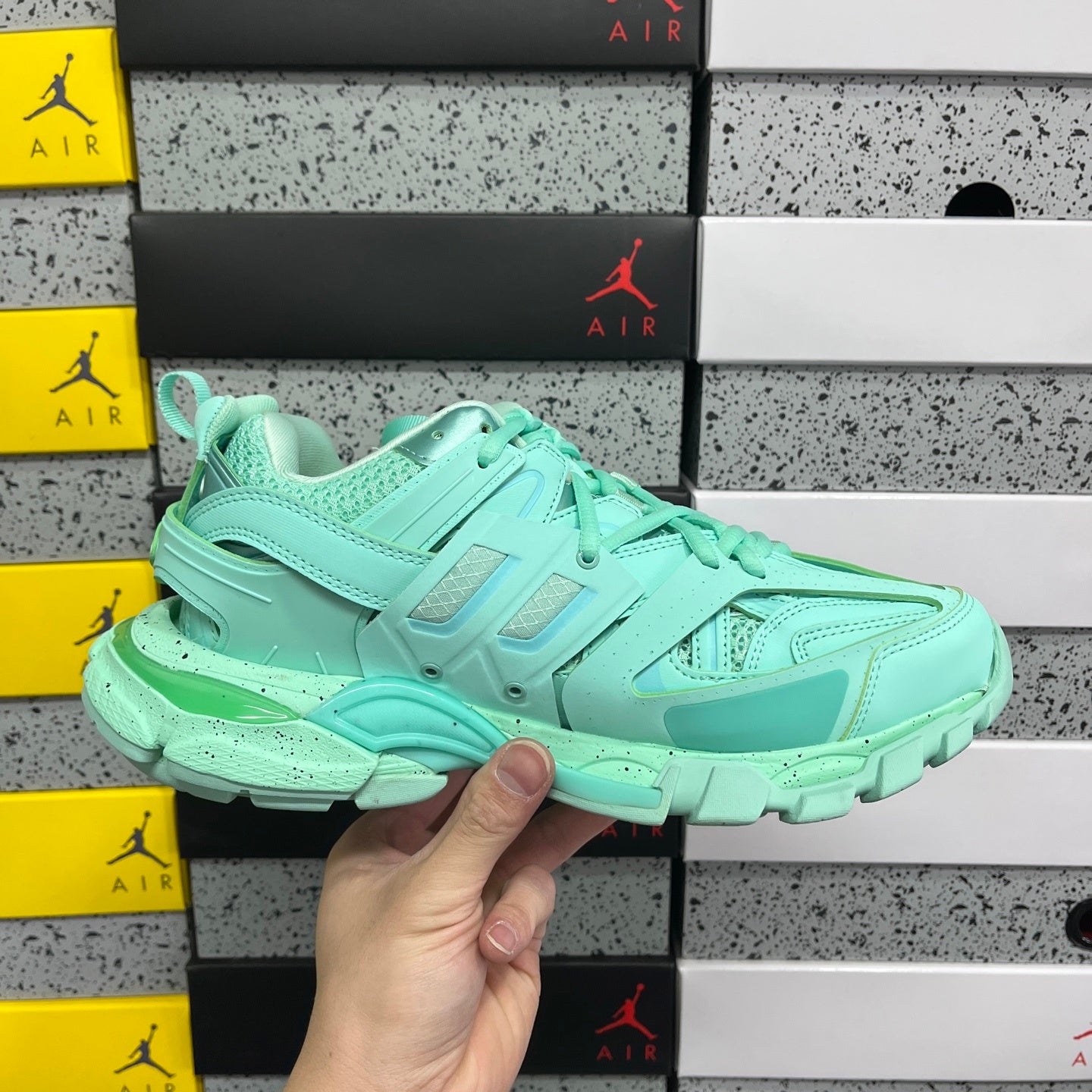 BLG Track Mint