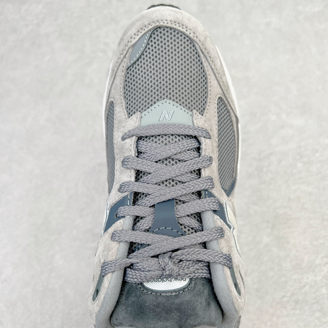 2002R Retro Grey