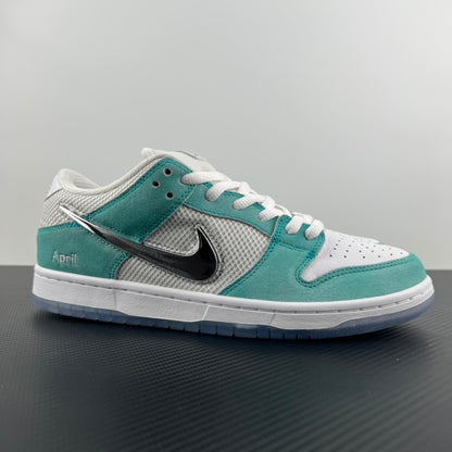 Dunk SB April