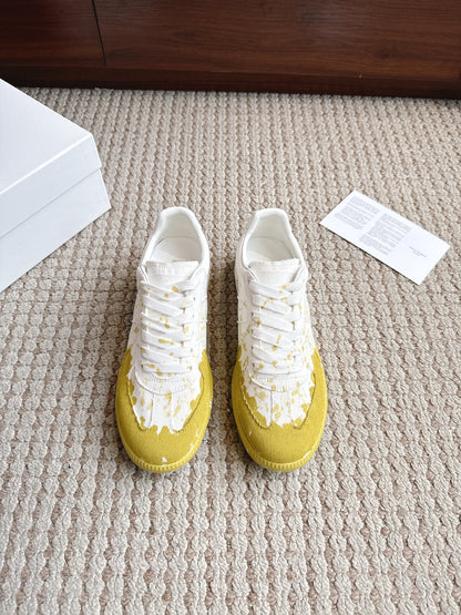 Maison Paint White Yellow Nose