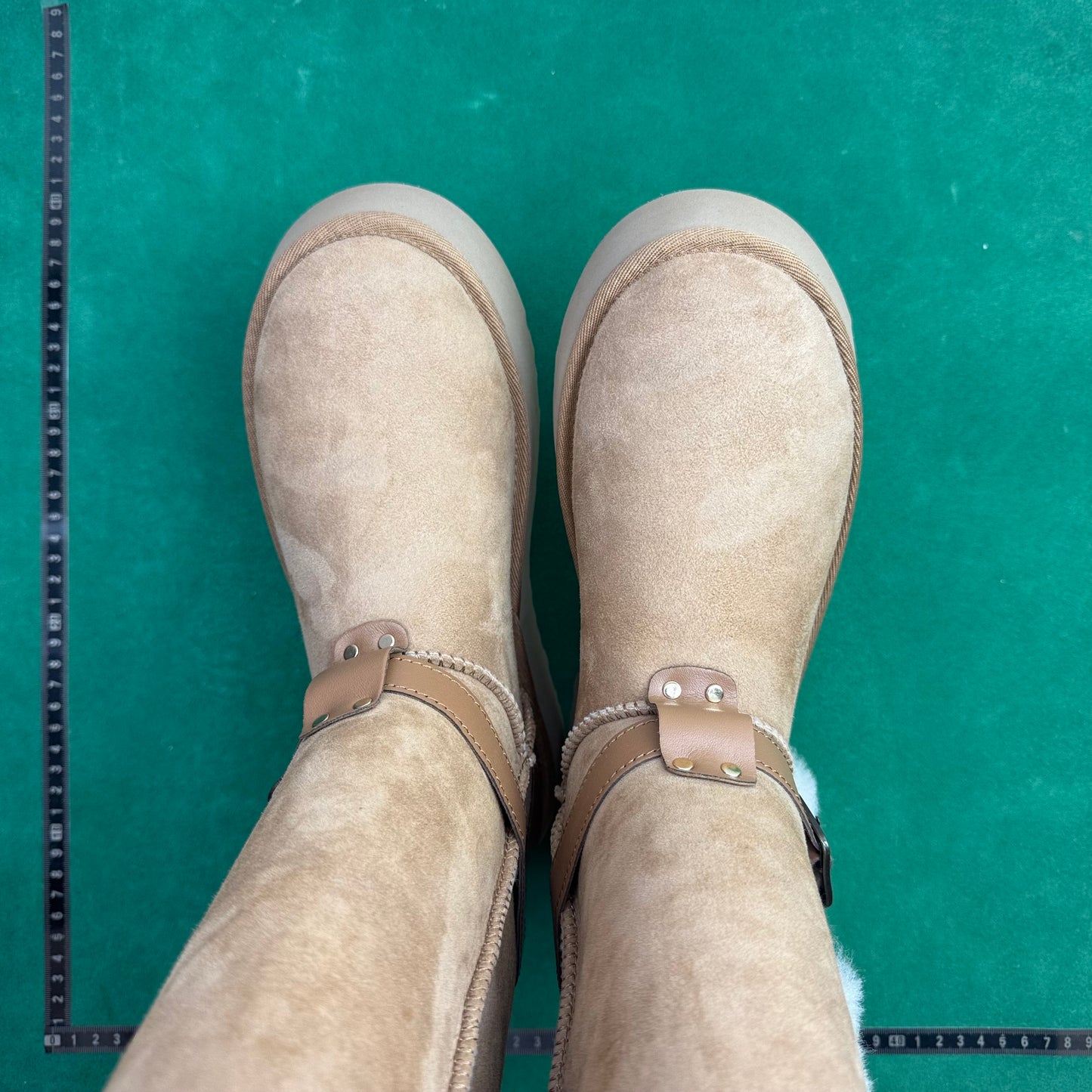 UGG
