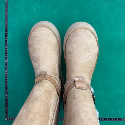 UGG