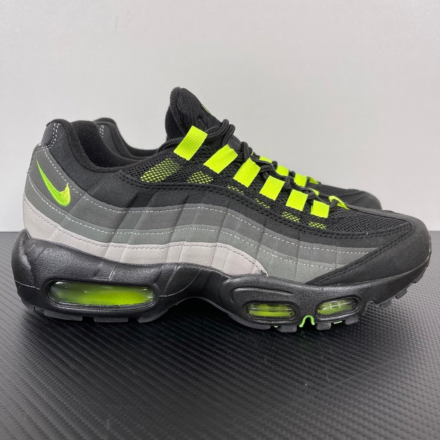 95 Black Neon