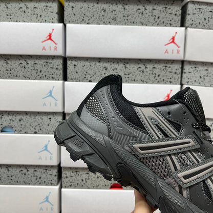 GEL-SONOMA TR62 Black/Graphite Grey