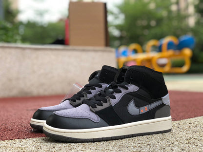 AJ1 MID Inside Out Black