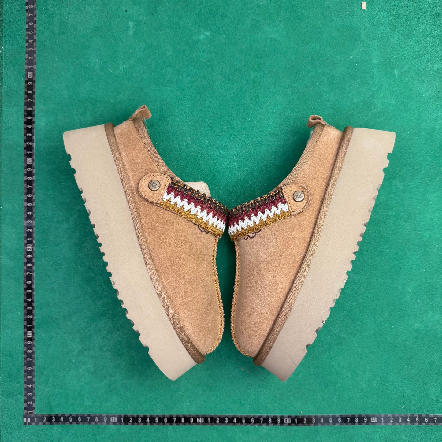 TT UGG
