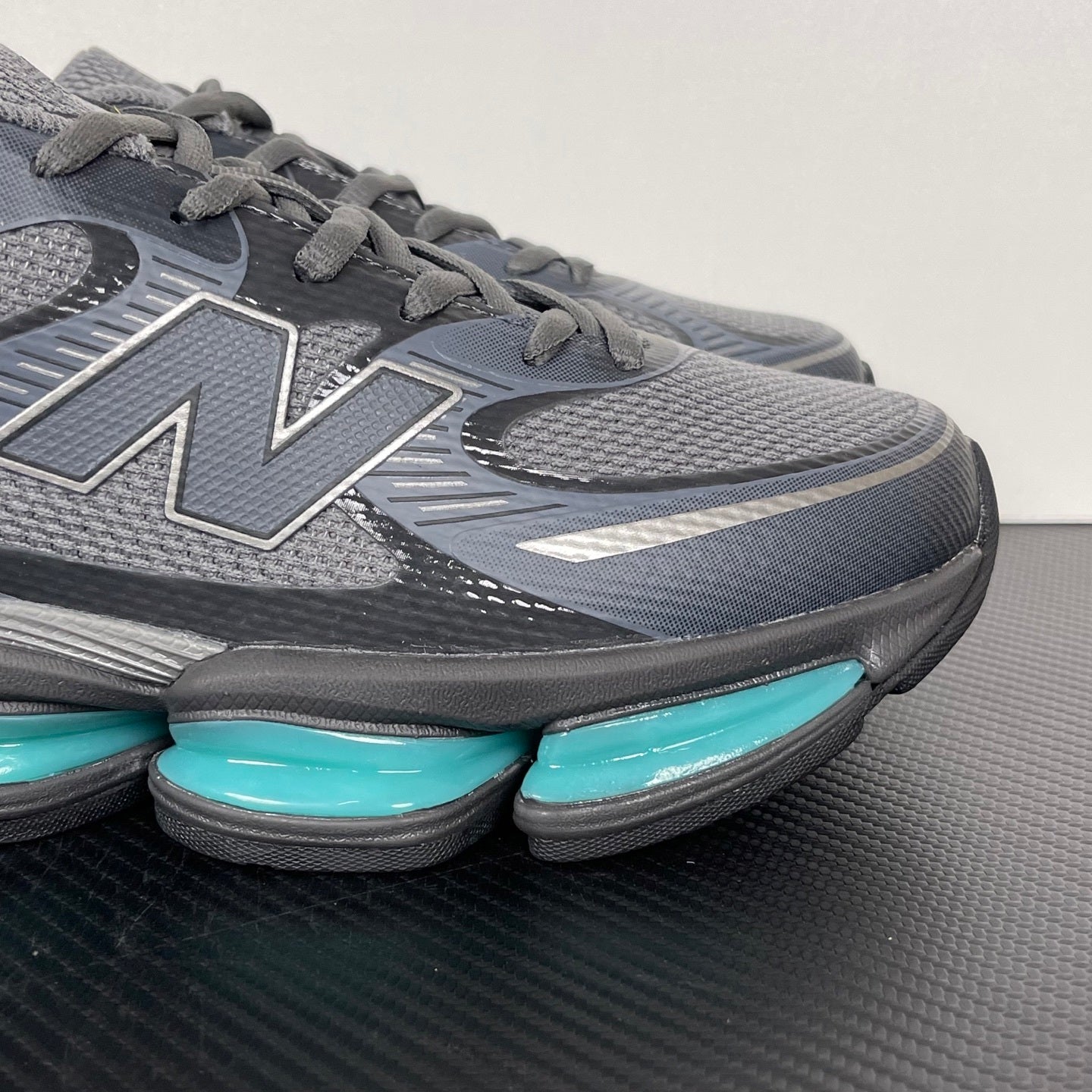 2000 ABZORB Grey and Blue