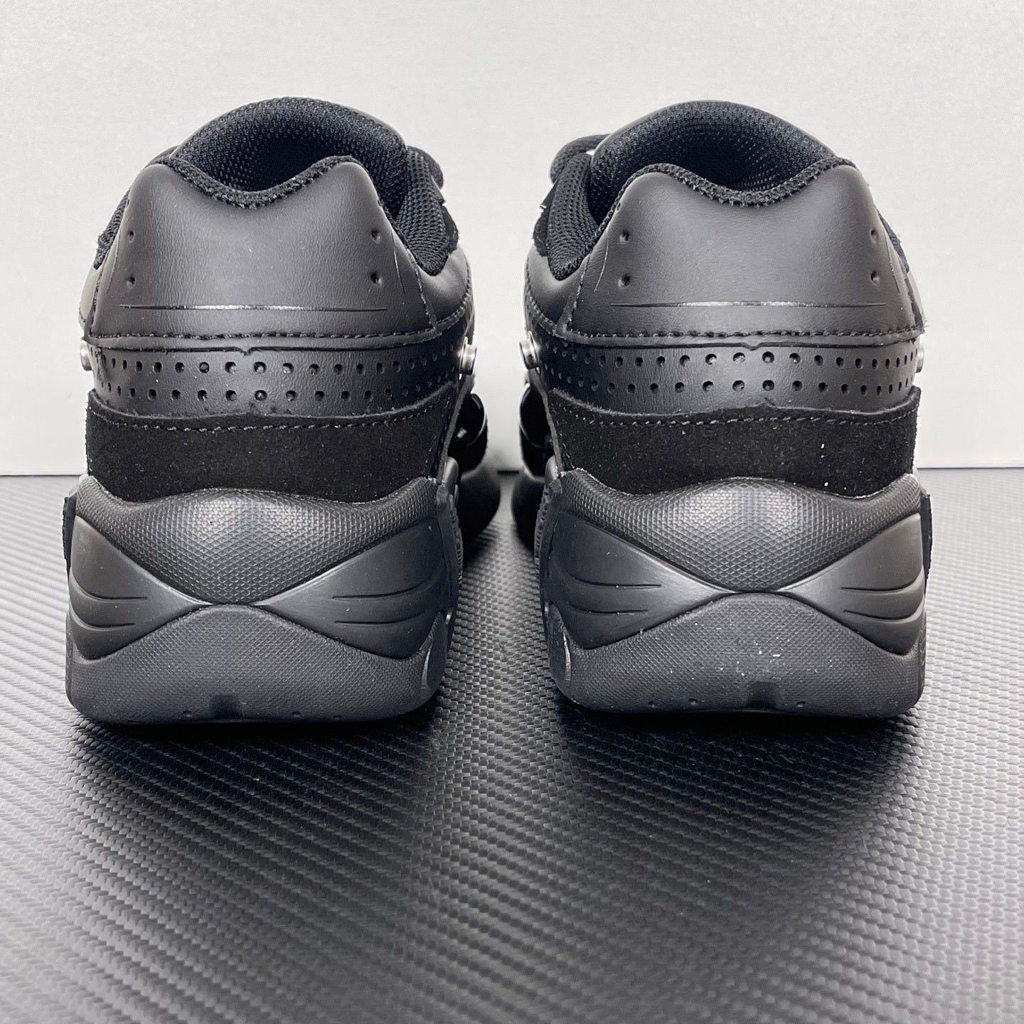 Cylon-21 All Black