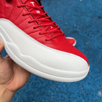 12 RED WHITE