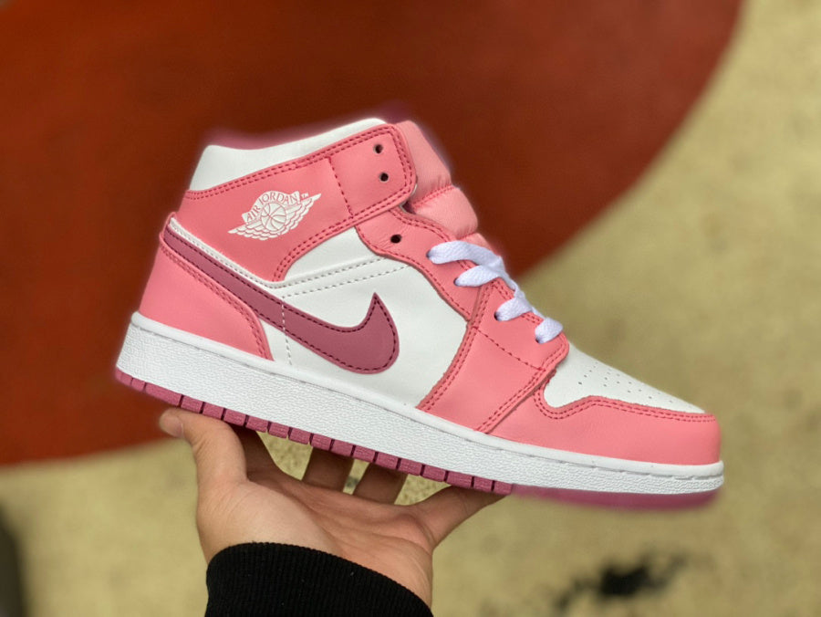 AJ1 MID Valentine's Day