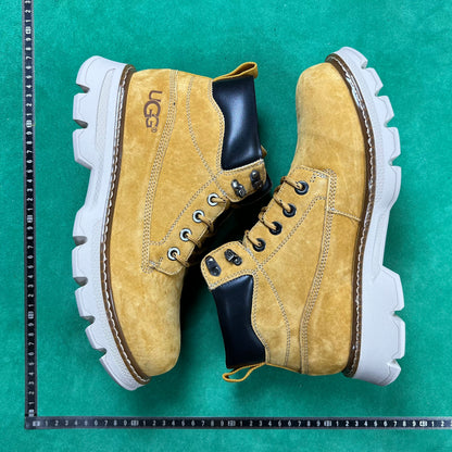 TT UGG CLASSIC MINI Lace-Up Weather