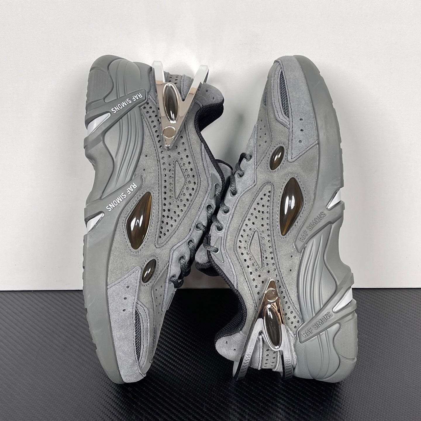 Cylon-21 Grey