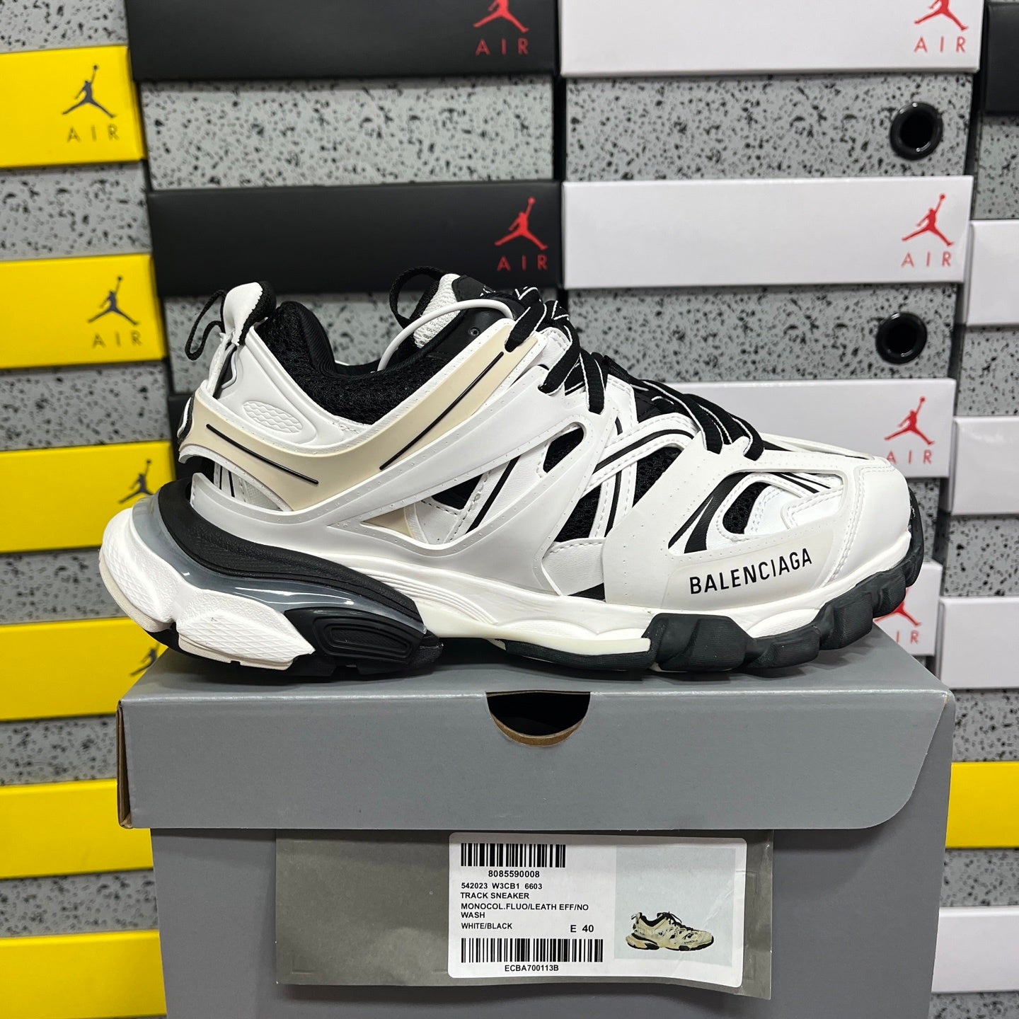 BLG Track White Black