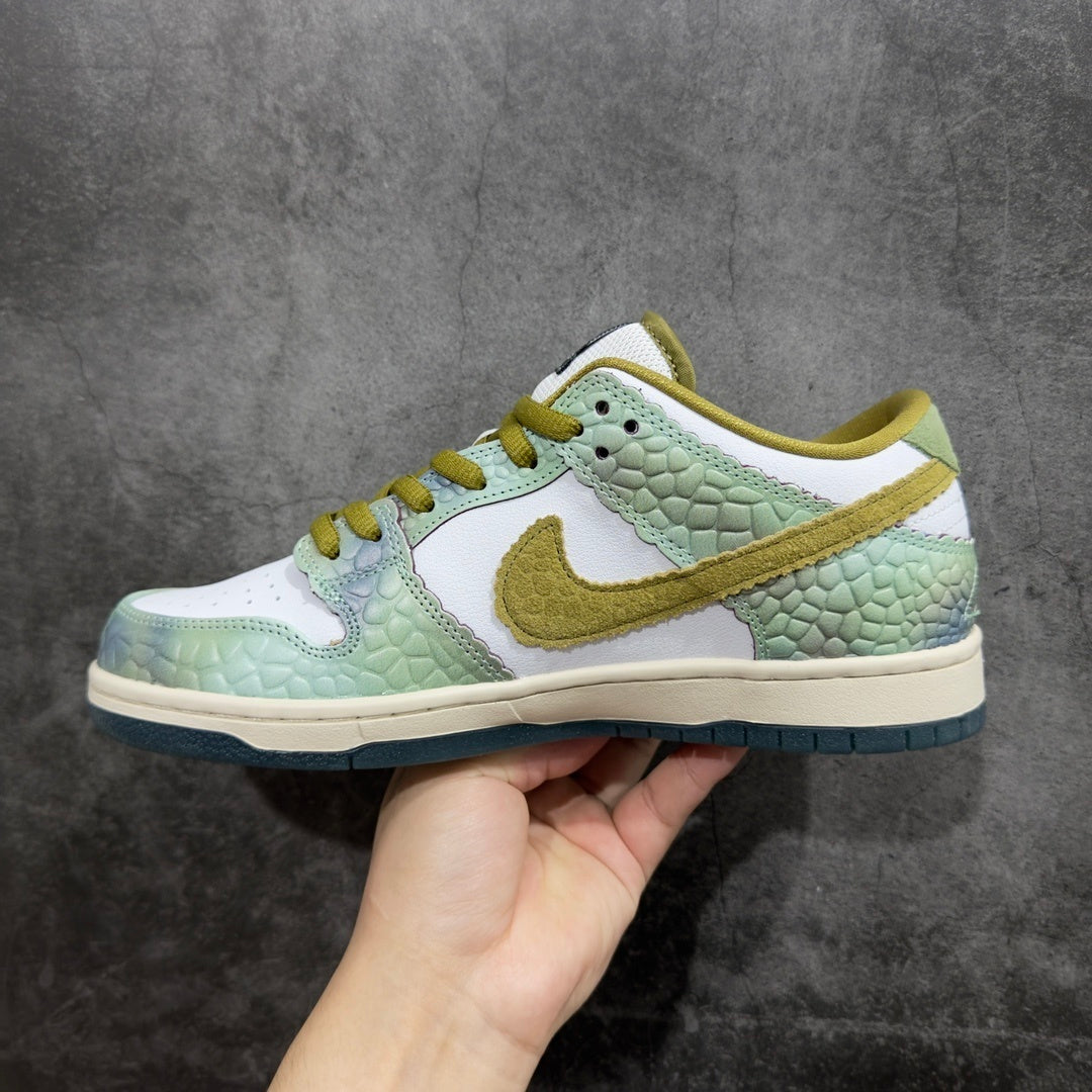 Dunk SB Alexis Sablone Chameleon
