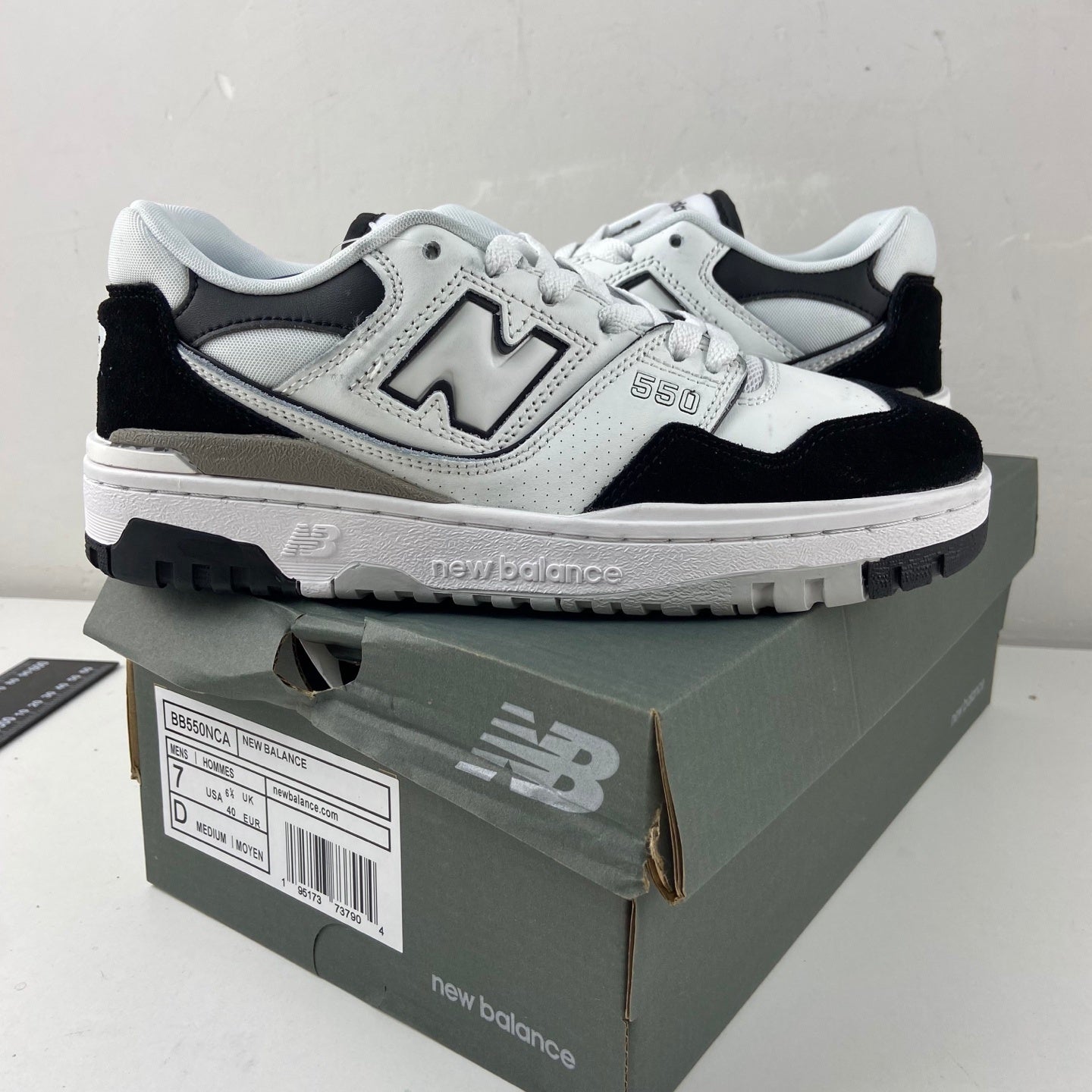 550 White and Black