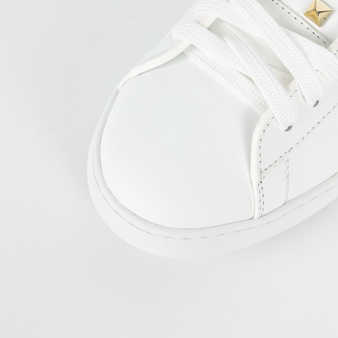 Valentino Rockstud Untitled White
