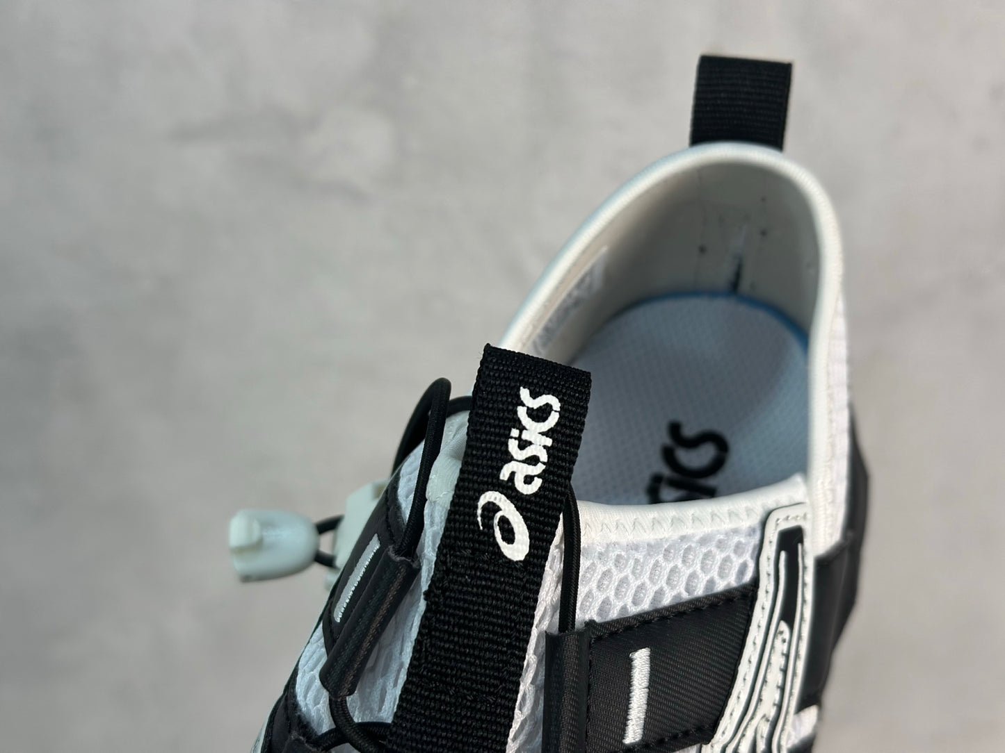 GEL-SONOMA TR Black/White