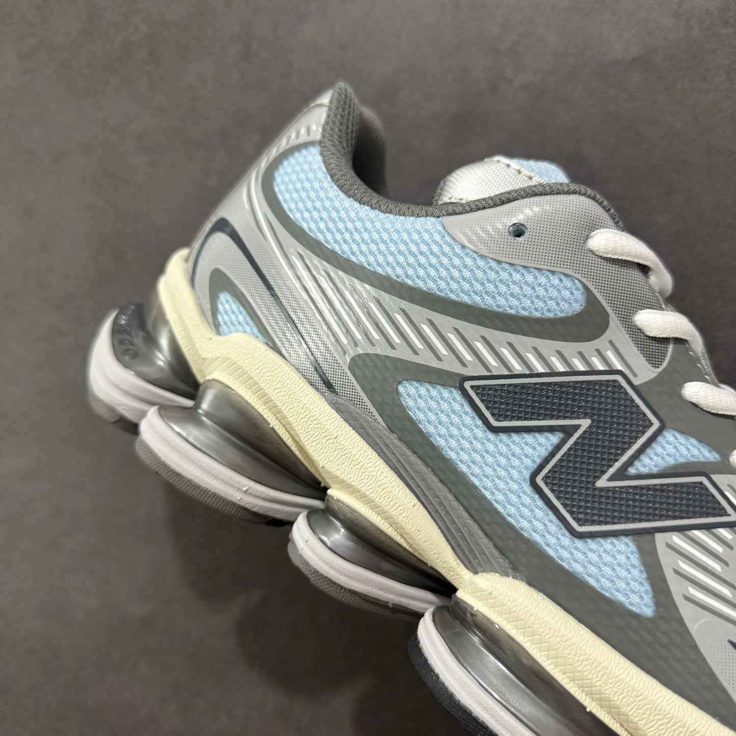 2000 Blue Grey Cream
