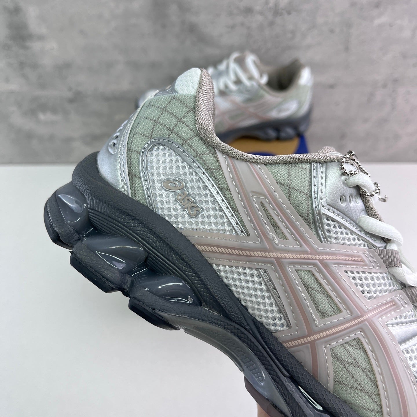 GEL-NIMBUS 10.1 Grey/Bone Pink