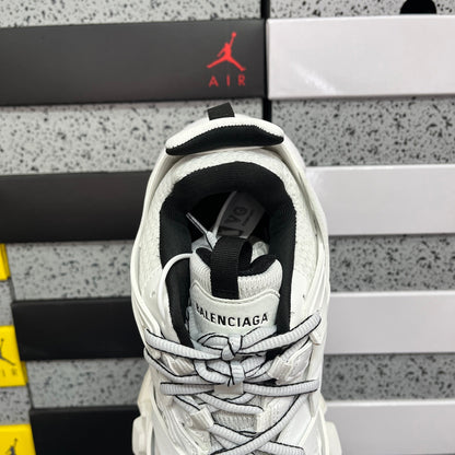 BLG Track White Black