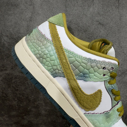 Dunk SB Alexis Sablone Chameleon