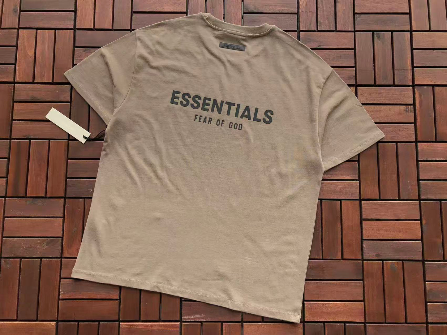 T-Shirts ESSENT